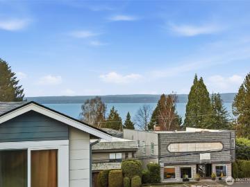 3702 W Mukilteo Blvd, Unit A, Everett, WA 98203 | MLS #2468