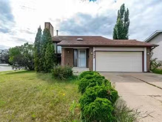 3702 57 Avenue, Lloydminster, AB, T9V 2B5 house for sale Li.