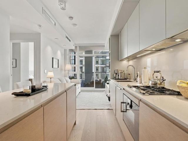 3703 1289 Hornby St, Vancouver