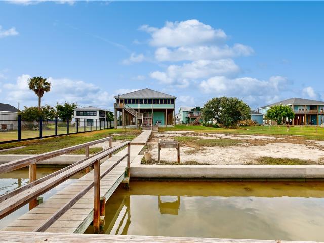 370, 374 Copano Ridge Road