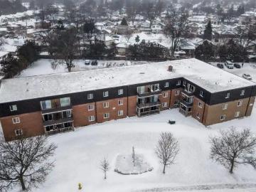Apartment to rent in Nelson Park - Parking
