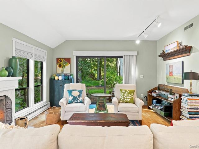 370 Heritage Hills A