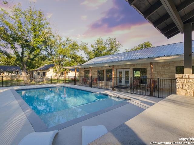 370 Johnny Seibert Ln