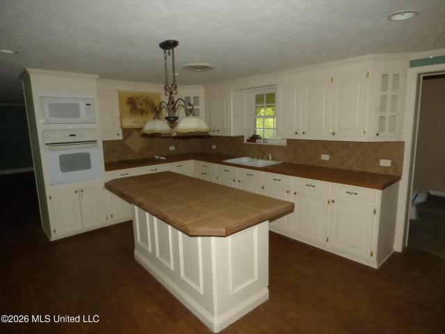 370 Roan Ready Road