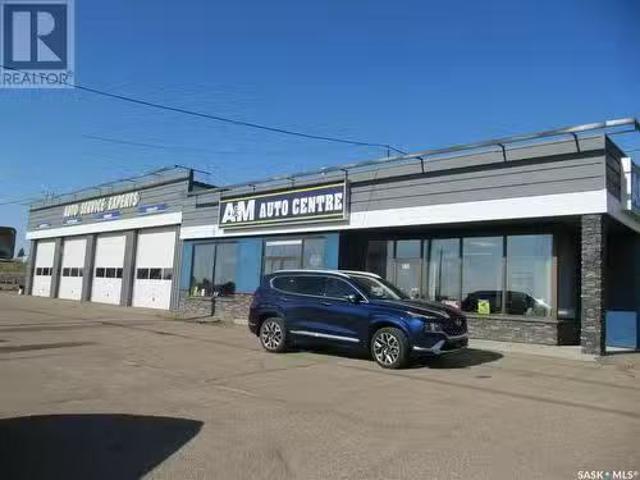 370 Railway Avenue E, North Battleford, SK, S9A 2R7 commerci.