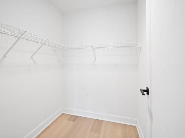 370 Rue des Seigneurs condo — Montréal, QC 2 Bedroom 2 Bedroom