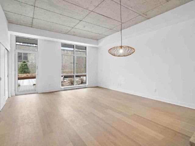 370 Rue des Seigneurs condo — Montréal, QC 2 Bedroom 2 Bedroom
