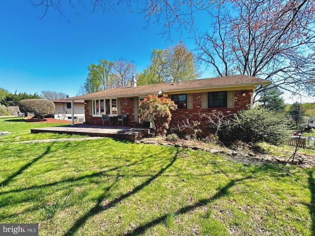 3715 Moss Dr, Annandale, VA 22003 | MLS #VAFX2301