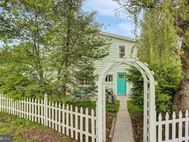 3715 Bullfrog Road