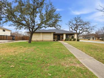 3716 Sweetbriar Lane