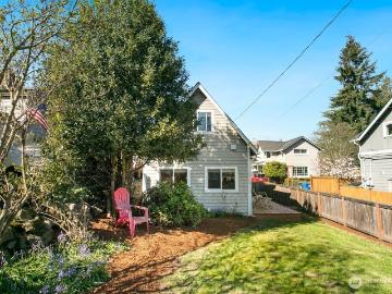 3710 SW 106th St, Seattle, WA 98146 | MLS #2507