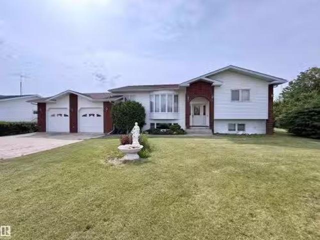 3711 Railway Avenue, Mallaig, AB, T0A 2K0 house for sale Li.