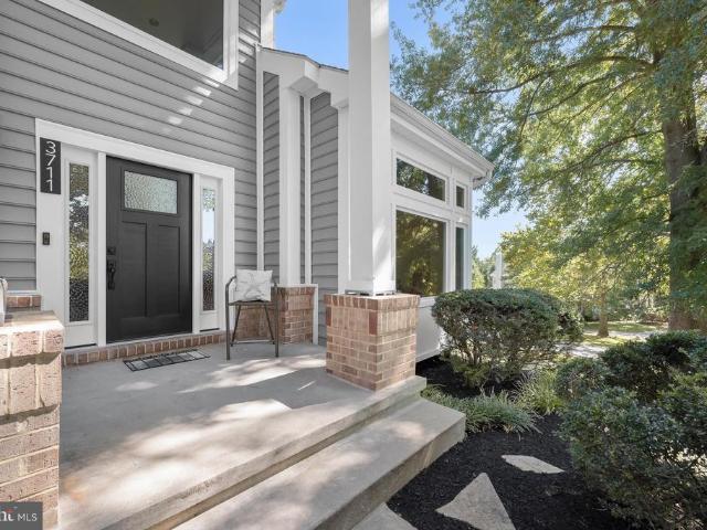 3711 Thoroughbred Lane