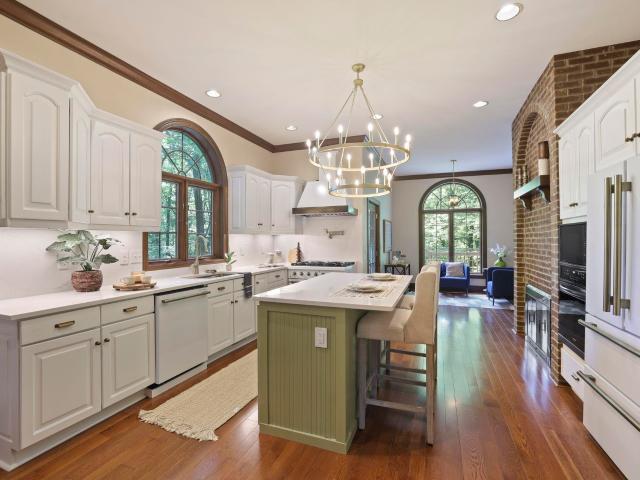 3712 E Devonshire Lane