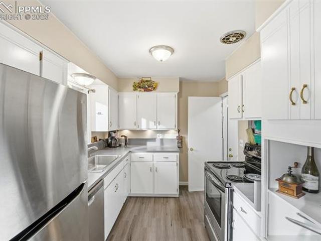 3712 Sheffield Lane