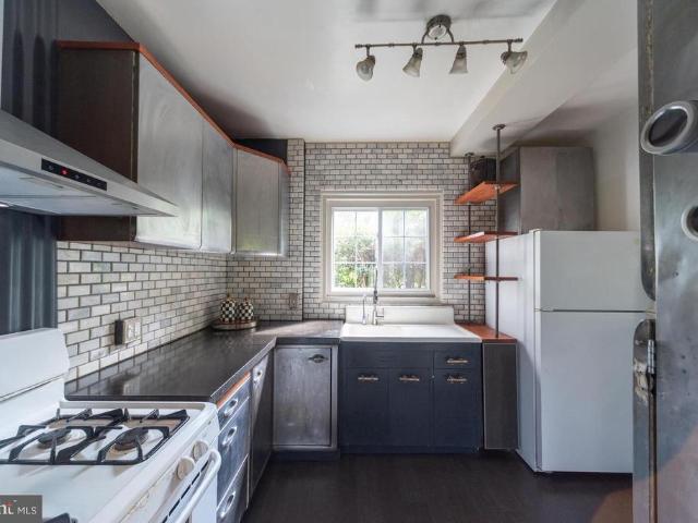3712 Valley Drive