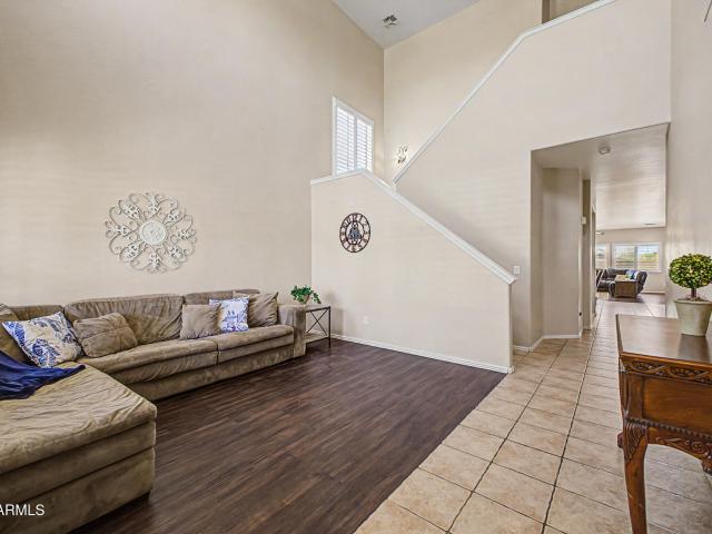 3713 w jacksonville drive