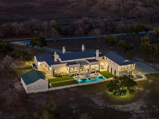 371 Achtzehn Rd, Fredericksburg, TX 78624 | MLS #99237