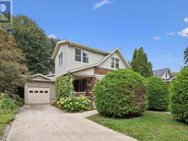 371 Gowrie Street N, Centre Wellington Fergus, ON, N1M 2H5 house for sale | Listing ID X13792 | Royal LePage