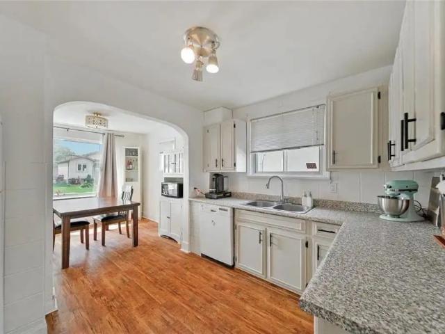 371 McKay Ave. — 371 McKay Ave