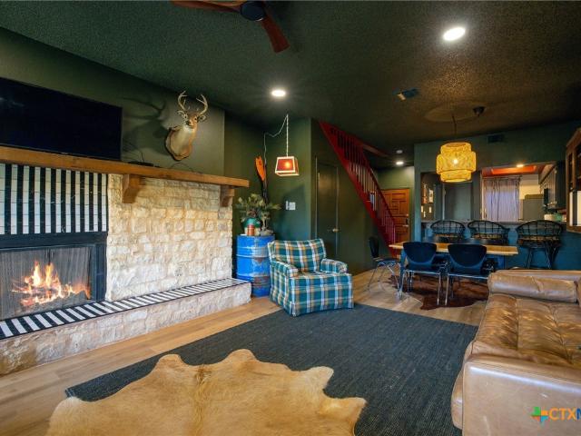 371 W Lincoln Street C204