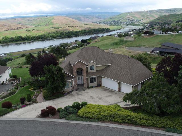 3725 Nicklaus Dr