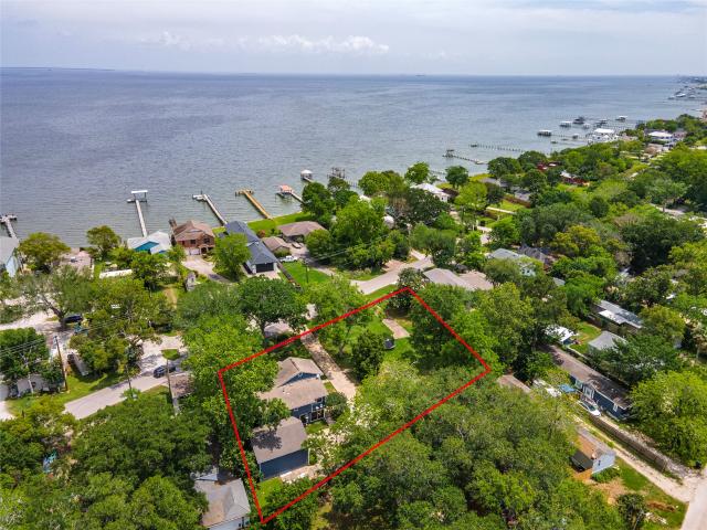 3726 Bayshore Drive