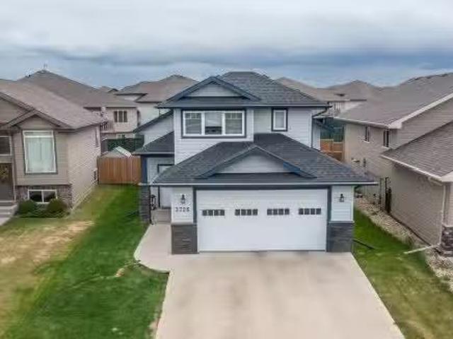 3726 Beau Vista Boulevard, Bonnyville Town, AB, T9N 0A9 hous.