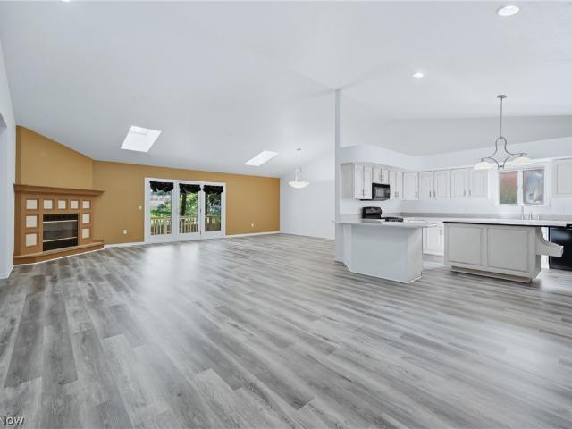 3721 Mercedes Place 10