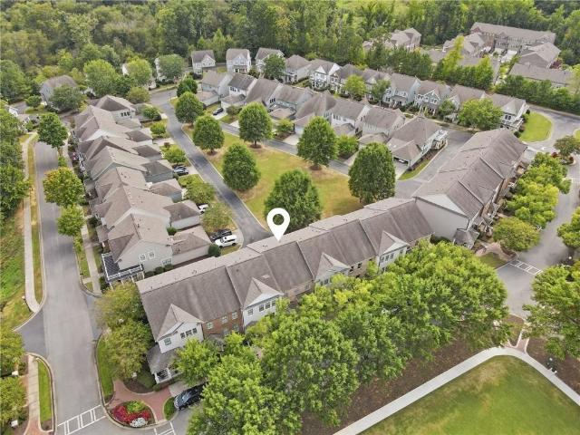 372 Suwanee Avenue