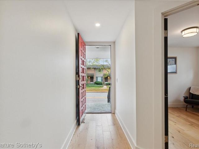 372 W Brown Street