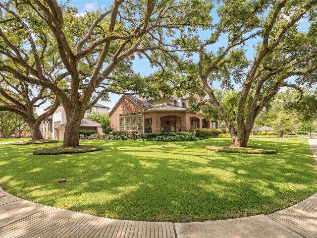 3731 Linkview Drive