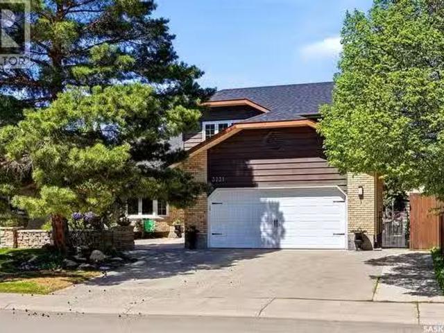 3731 Selinger Crescent, Regina, SK, S4V 2G8 house for sale.