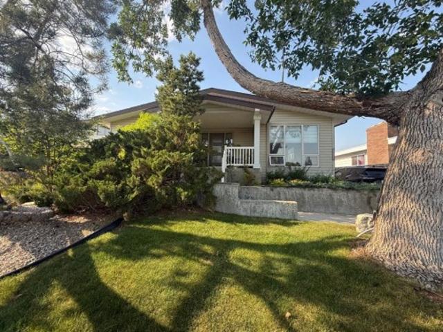 3733 21 Avenue South, Lethbridge, AB, T1K 4J2 house for sale | Listing ID A2328 | Royal LePage