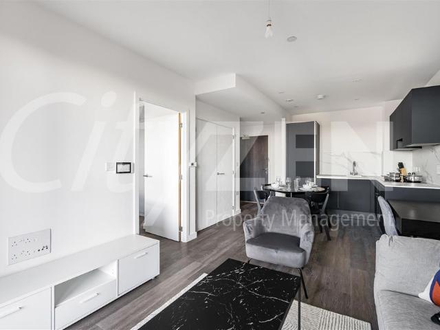 373 Horn Lane, London