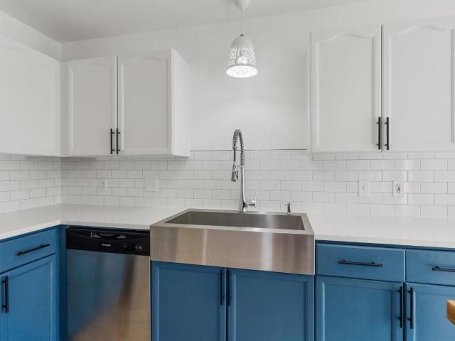 3744 Top Rock Ln