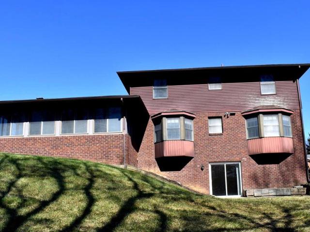3745 Starview Drive