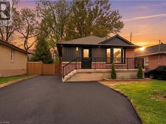 374 East 13Th Street, Hamilton, ON, L9A 4A1 house for sale | Listing ID 40844 | Royal LePage