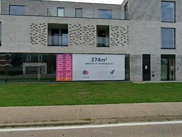 374 m2 apartment for rent in Ham