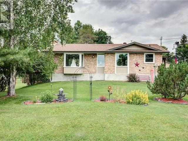374 Seguin, Chelmsford, ON, P0M 1L0 house for sale | Listing ID 2129 | Royal LePage