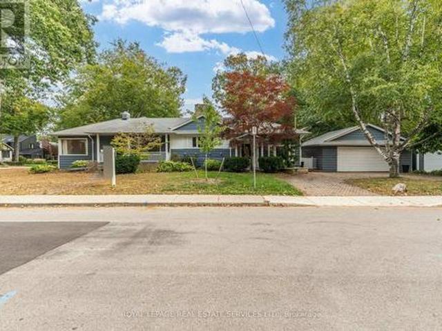374 Spruce Street, Oakville, ON, L6J 2H3 house for sale | Listing ID W13833 | Royal LePage