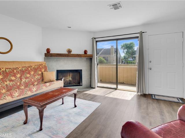 3750 El Camino Real C1