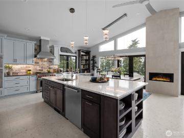 3751 Morning Glory Lane