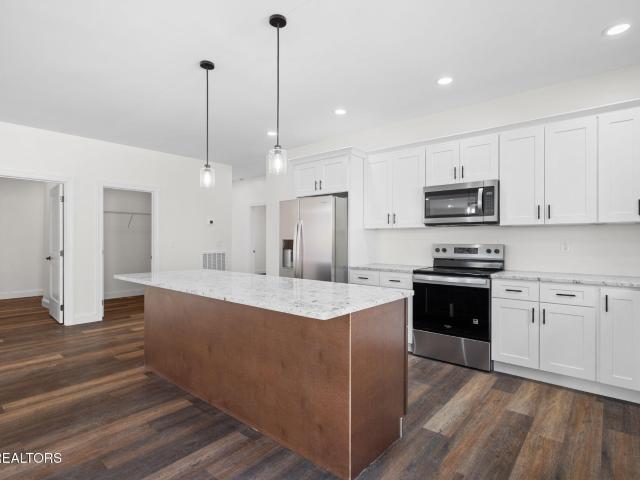 3753 Blythes Ferry Rd