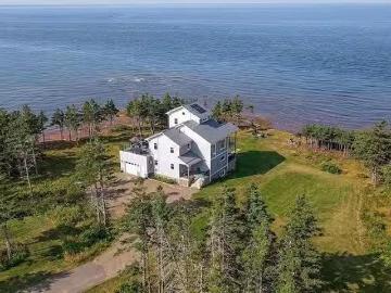 375 Campbells Way, Cape Traverse, PE, C0B 1X0 Luxury House f.