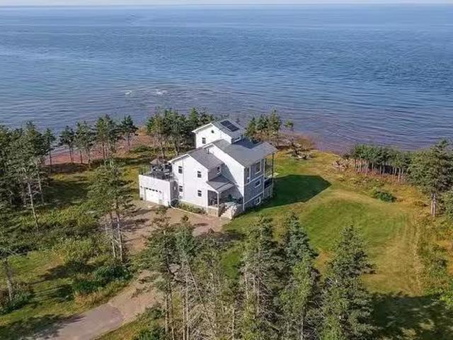375 Campbells Way, Cape Traverse, PE, C0B 1X0 Luxury House f.