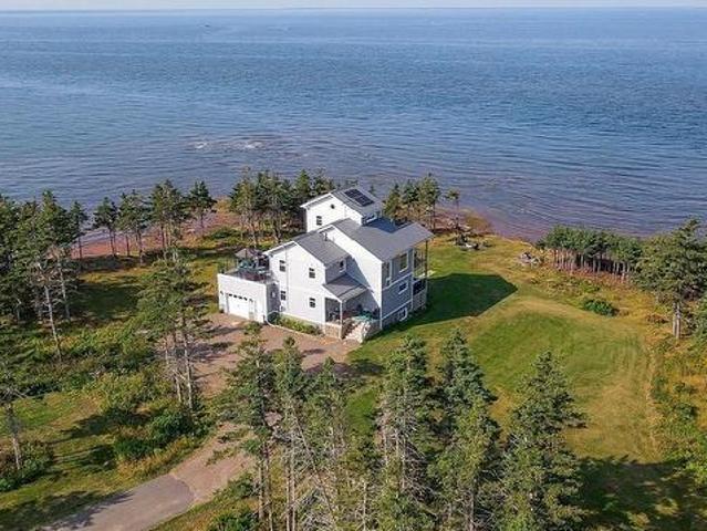 375 Campbells Way, Cape Traverse, PE, C0B 1X0 Luxury House for sale | Listing ID 202520 | Royal LePage Carriage Trade Luxury Properties