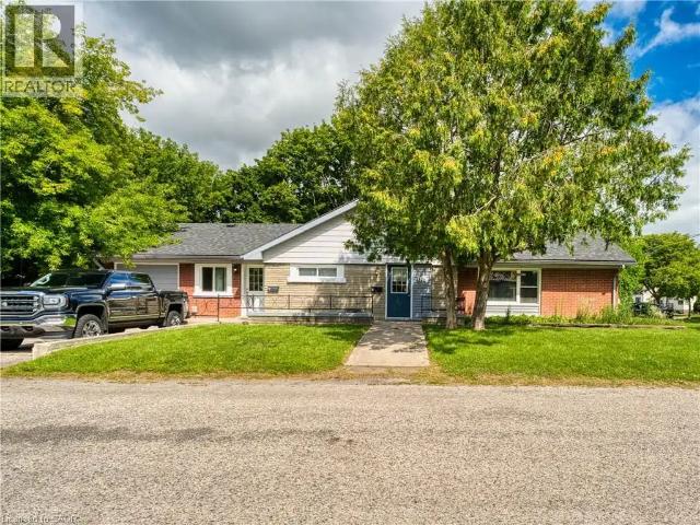 375 AVONDALE Road Unit# 1