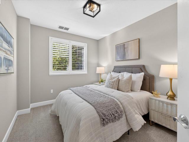 375 Basswood Cmn 10