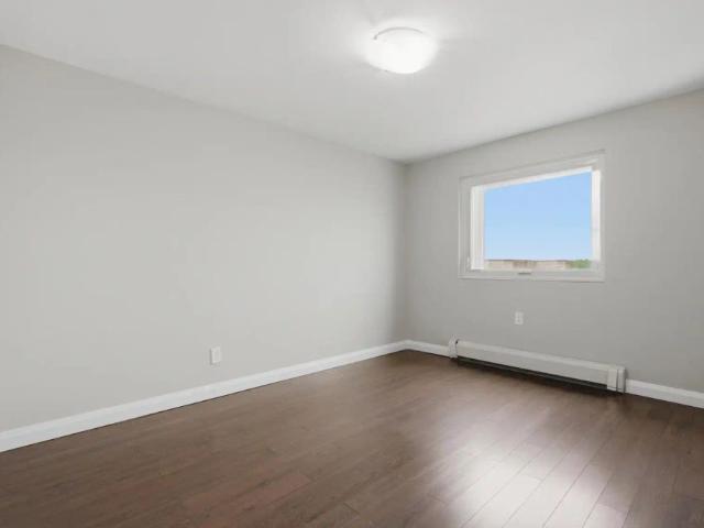 375 Scott Street — 3 Bedroom Deluxe